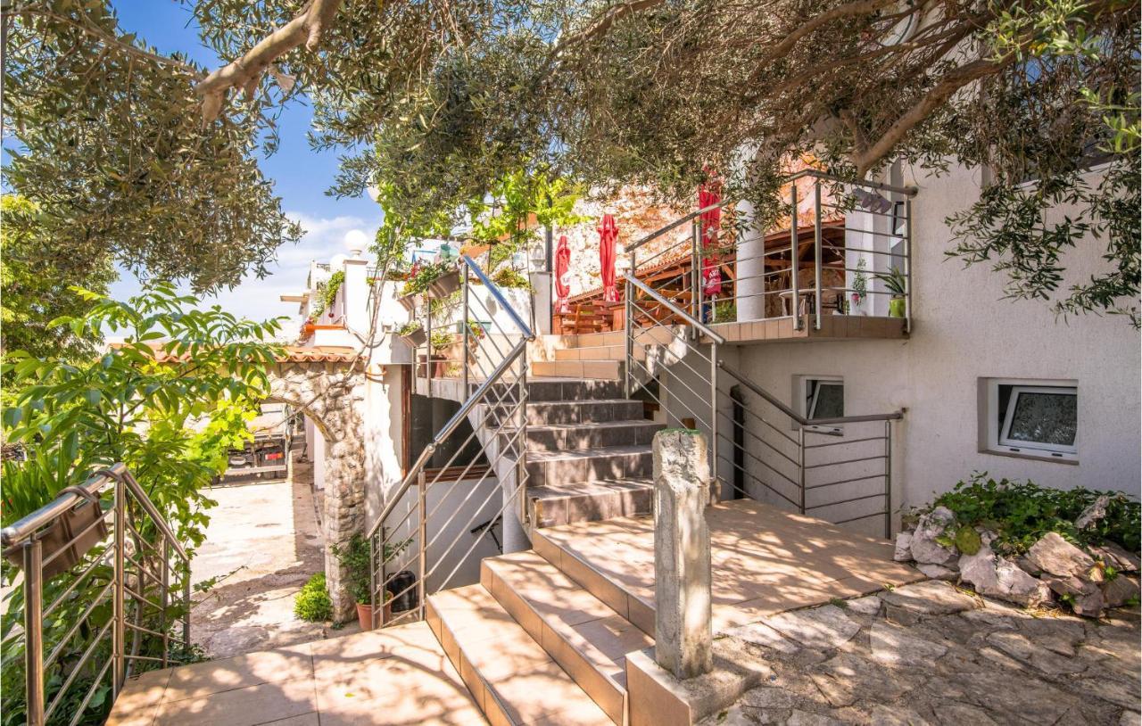 Lovely Apartment In Stara Baska 1 With Kitchen Eksteriør bilde